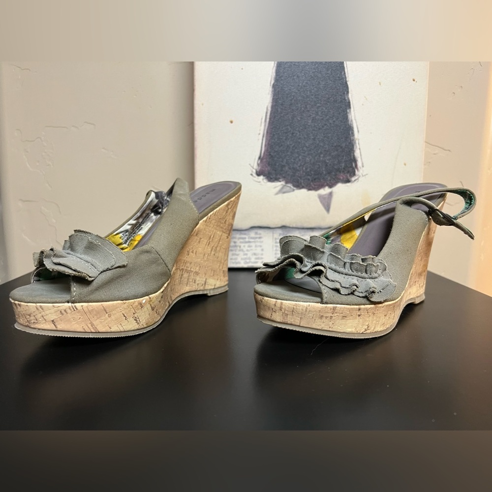 Size 8 - Madden Girl Army Green Wedge Sandals